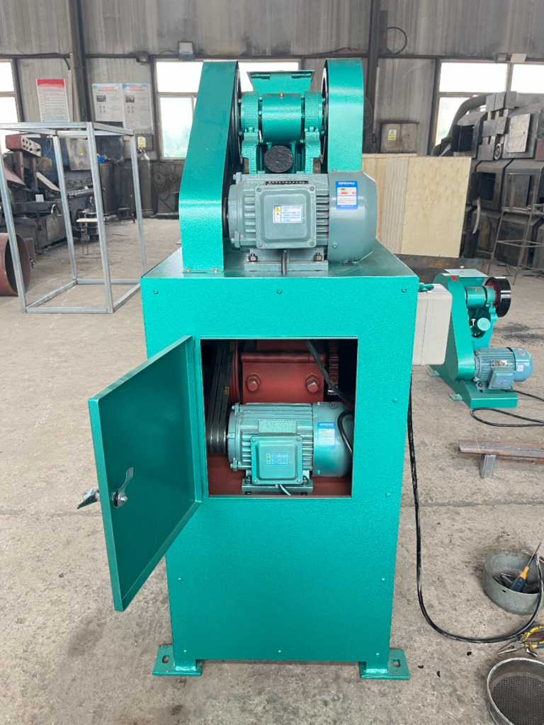 Комбинированная щеково-валковая дробилка HW-04