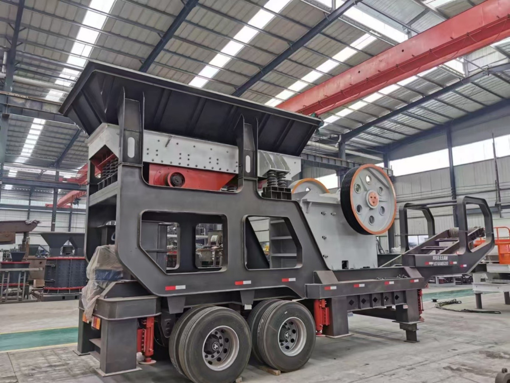 Мобильная щековая дробилка PЕ600х900